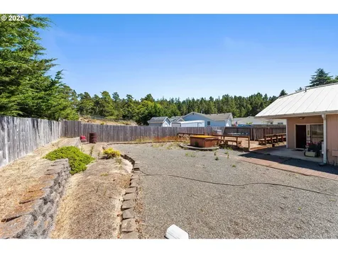 1066 Pirates Court Coos Bay OR 97420
