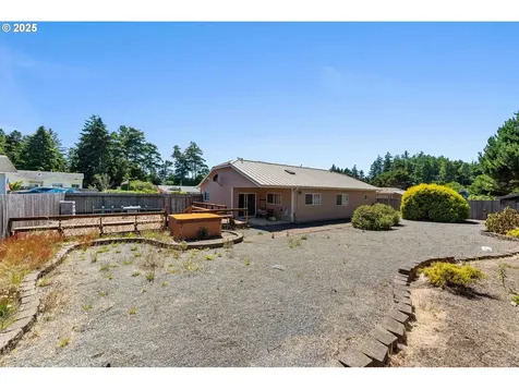1066 Pirates Court Coos Bay OR 97420
