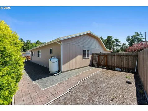 1066 Pirates Court Coos Bay OR 97420