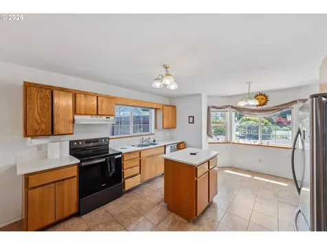 1066 Pirates Court Coos Bay OR 97420
