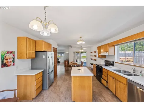 1066 Pirates Court Coos Bay OR 97420