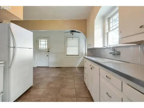 5617 SE Rural Street Portland OR 97206