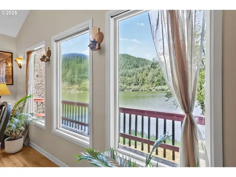 1547 N Tenmile Lake Lakeside OR 97449