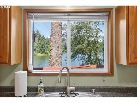 1547 N Tenmile Lake Lakeside OR 97449