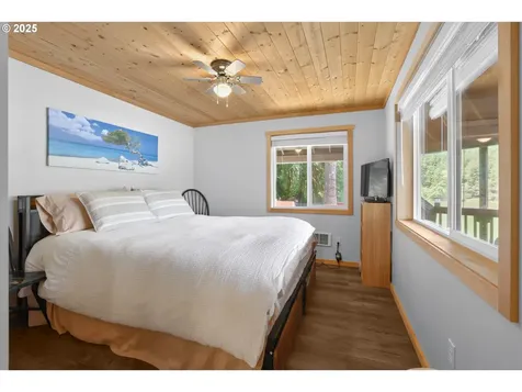 1547 N Tenmile Lake Lakeside OR 97449