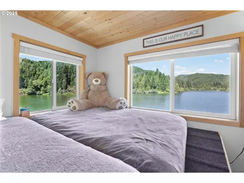 1547 N Tenmile Lake Lakeside OR 97449