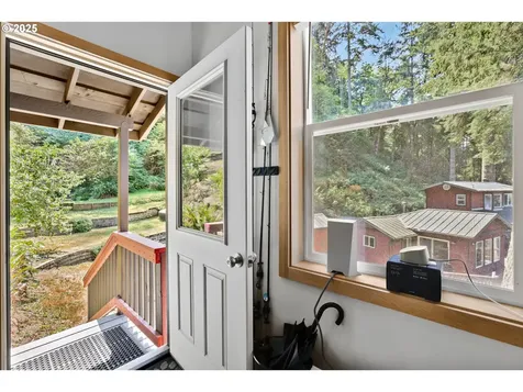 1547 N Tenmile Lake Lakeside OR 97449