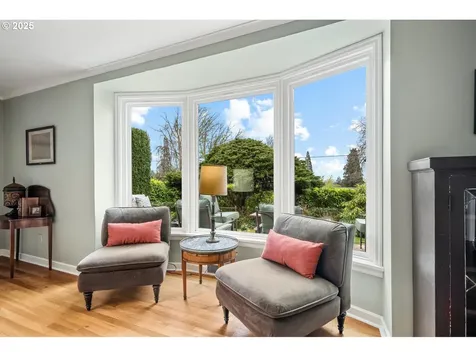 3833 SW Greenleaf Drive Portland OR 97221