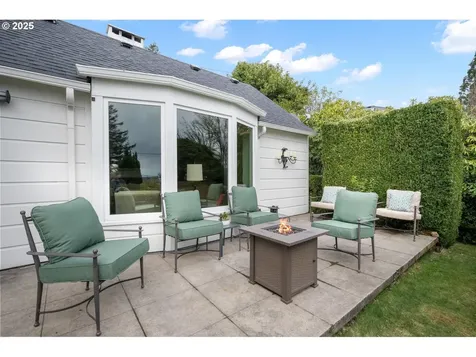 3833 SW Greenleaf Drive Portland OR 97221