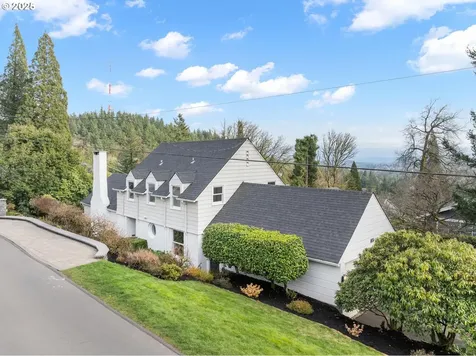 3833 SW Greenleaf Drive Portland OR 97221