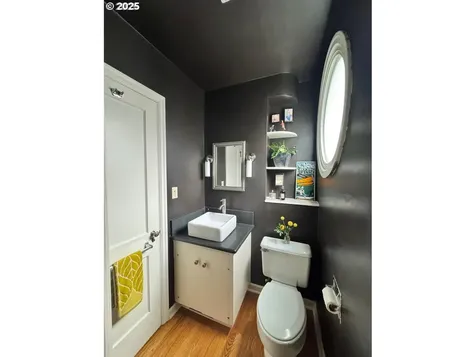 3833 SW Greenleaf Drive Portland OR 97221