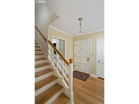 3833 SW Greenleaf Drive Portland OR 97221