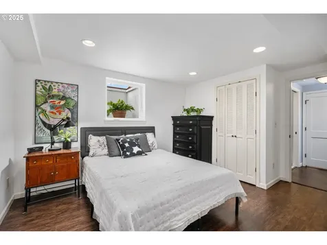 3833 SW Greenleaf Drive Portland OR 97221