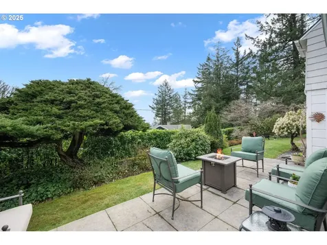 3833 SW Greenleaf Drive Portland OR 97221