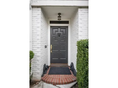 3833 SW Greenleaf Drive Portland OR 97221