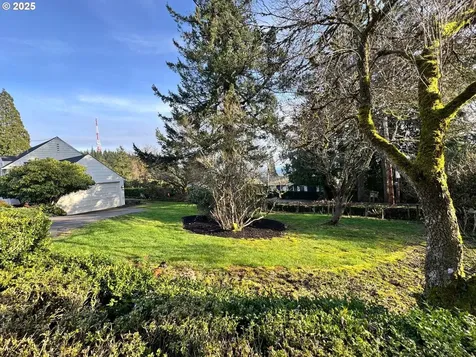 3833 SW Greenleaf Drive Portland OR 97221