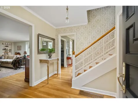 3833 SW Greenleaf Drive Portland OR 97221