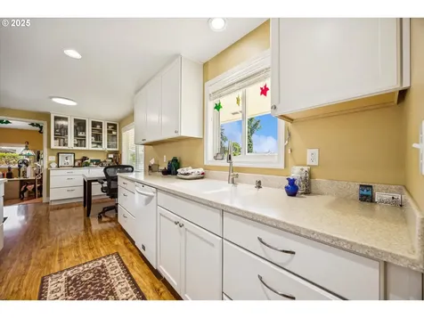 355 Cedar Avenue Woodburn OR 97071