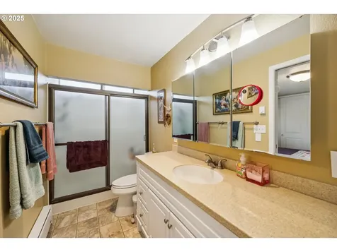 355 Cedar Avenue Woodburn OR 97071