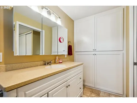 355 Cedar Avenue Woodburn OR 97071