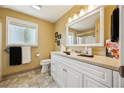 355 Cedar Avenue Woodburn OR 97071