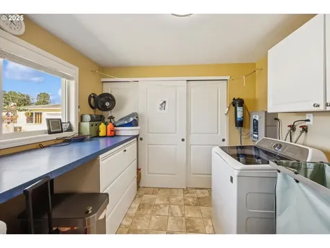 355 Cedar Avenue Woodburn OR 97071