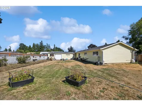 355 Cedar Avenue Woodburn OR 97071