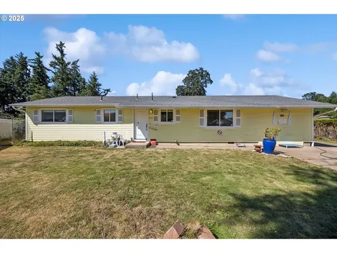 355 Cedar Avenue Woodburn OR 97071