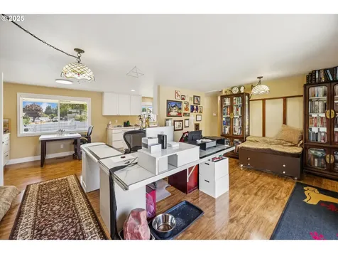 355 Cedar Avenue Woodburn OR 97071