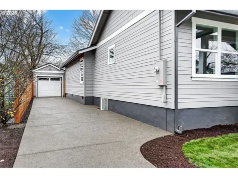 3405 NE 56th Avenue Portland OR 97213