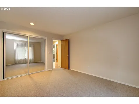 10216 SE 15th Street Vancouver WA 98664