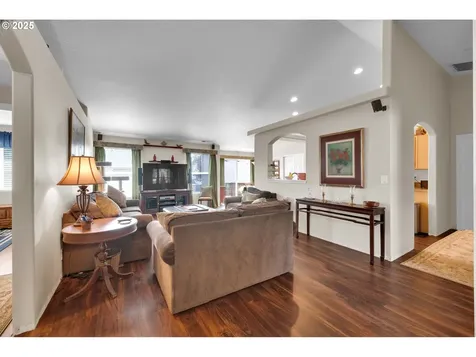 6057 Pebble Court Springfield OR 97478