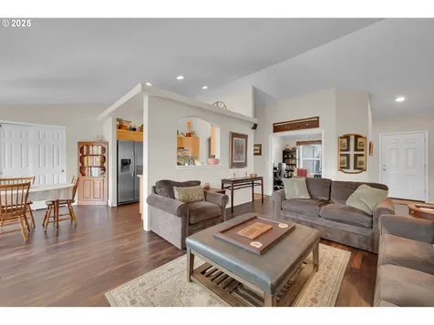 6057 Pebble Court Springfield OR 97478
