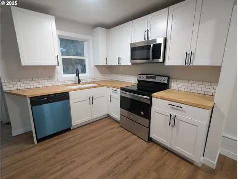 3054 NE 102nd Avenue Portland OR 97220