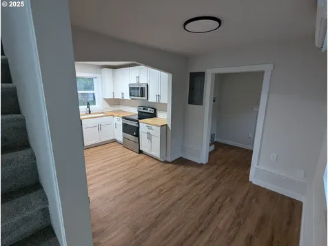 3054 NE 102nd Avenue Portland OR 97220