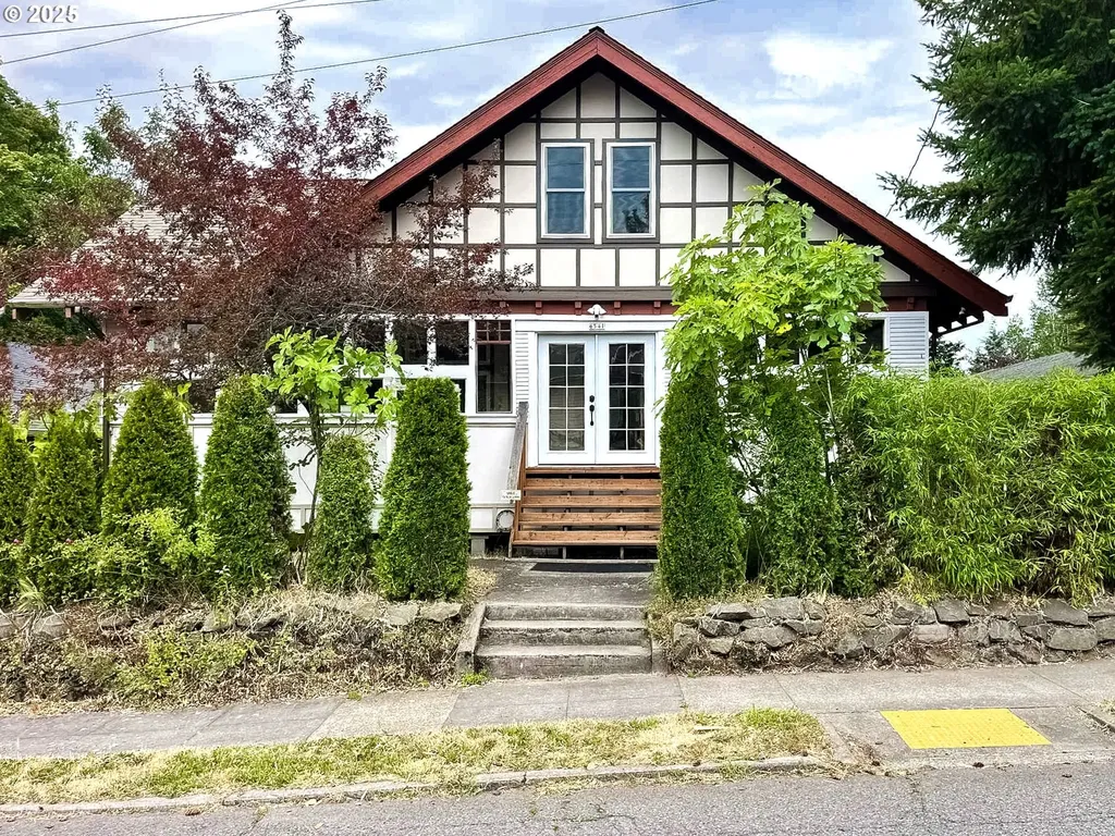 6541 E Burnside Street Portland OR 97215