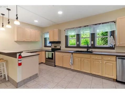 6541 E Burnside Street Portland OR 97215