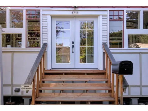 6541 E Burnside Street Portland OR 97215