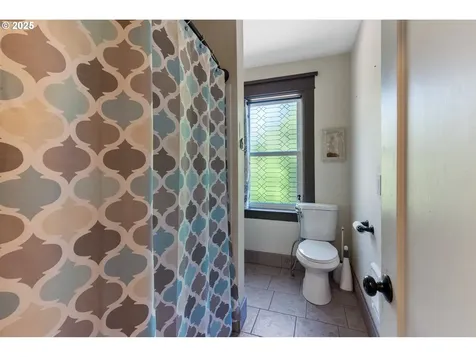 6541 E Burnside Street Portland OR 97215