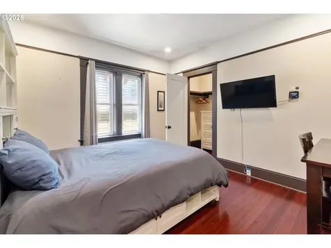 6541 E Burnside Street Portland OR 97215