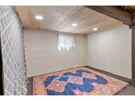 6541 E Burnside Street Portland OR 97215