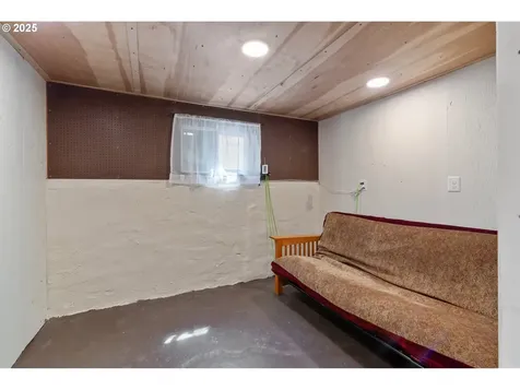 6541 E Burnside Street Portland OR 97215