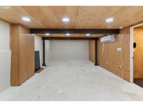 6541 E Burnside Street Portland OR 97215