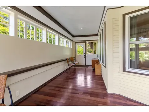 6541 E Burnside Street Portland OR 97215
