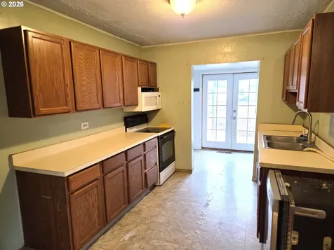 2402 N Spruce Street La Grande OR 97850