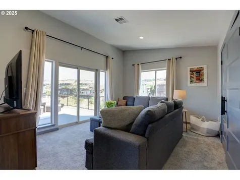 110 Southshore Avenue The Dalles OR 97058
