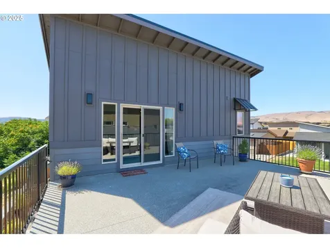 110 Southshore Avenue The Dalles OR 97058