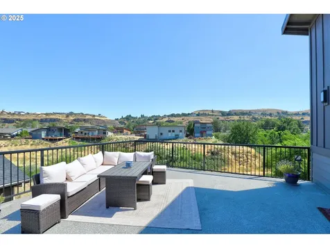 110 Southshore Avenue The Dalles OR 97058
