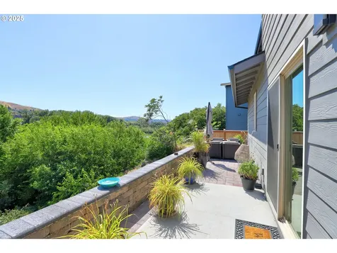 110 Southshore Avenue The Dalles OR 97058