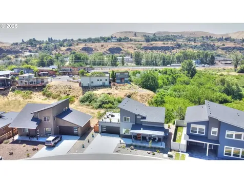 110 Southshore Avenue The Dalles OR 97058